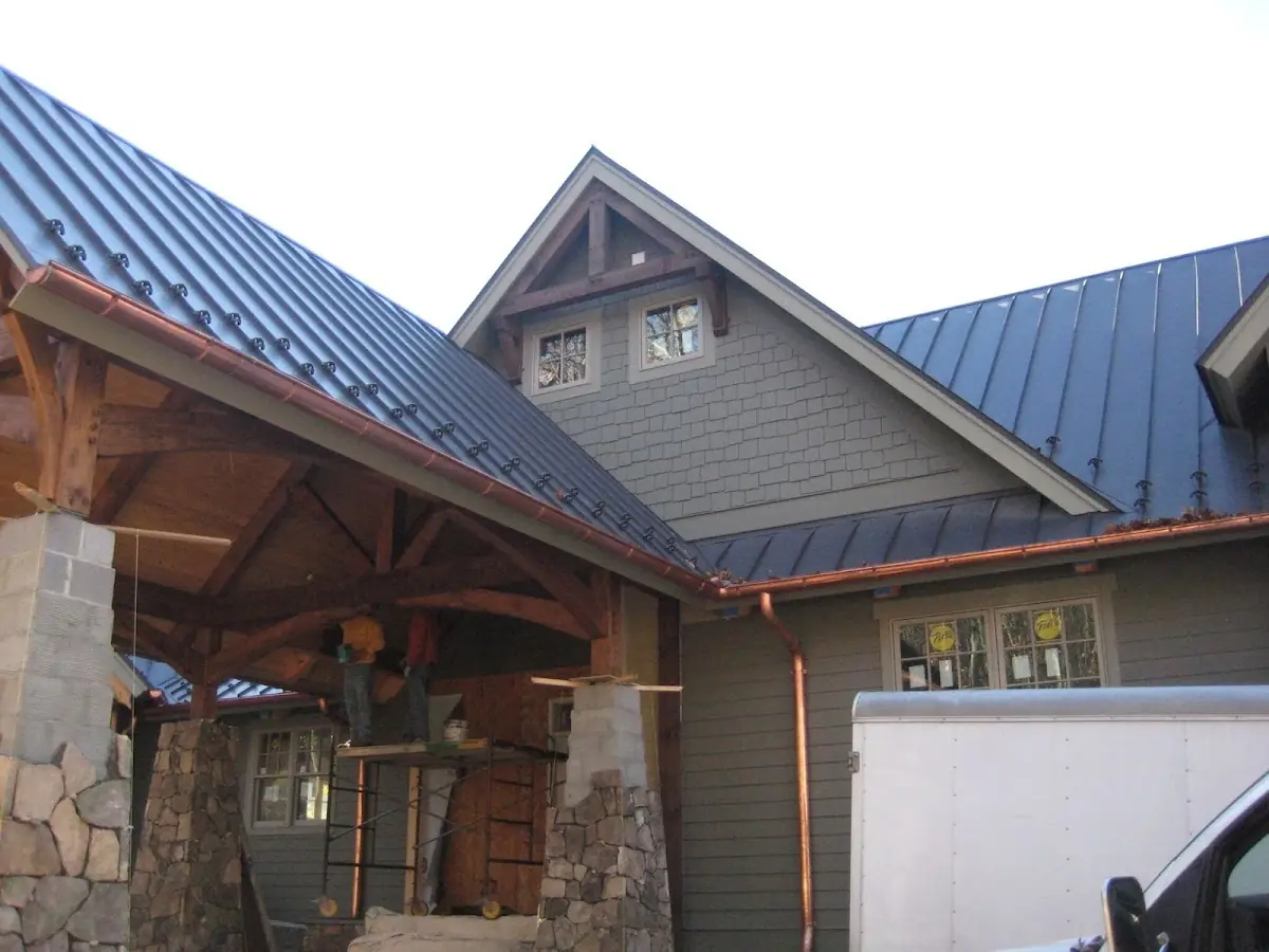 Craftsman Roofing team delivering quality roofing work in Cascade Avenue